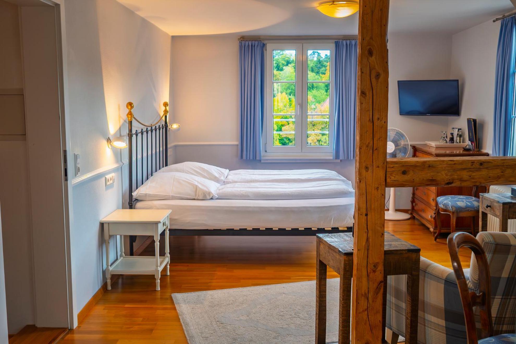 Large Double Room,1716984489:JPEG